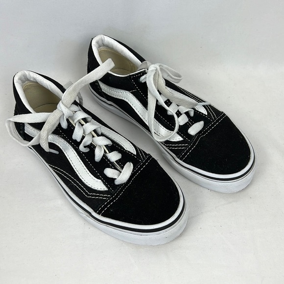 Vans Other - Old skool Vans sneakers, black and white, size 1 kids